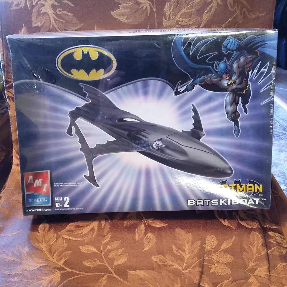 AMT plastic model kit of Batman Batskiboat.
